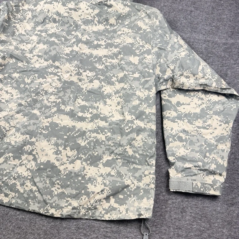 US Military Gen III Extreme Cold Wet Weather Jacket Gore Tex Digital Camo MEDIUM